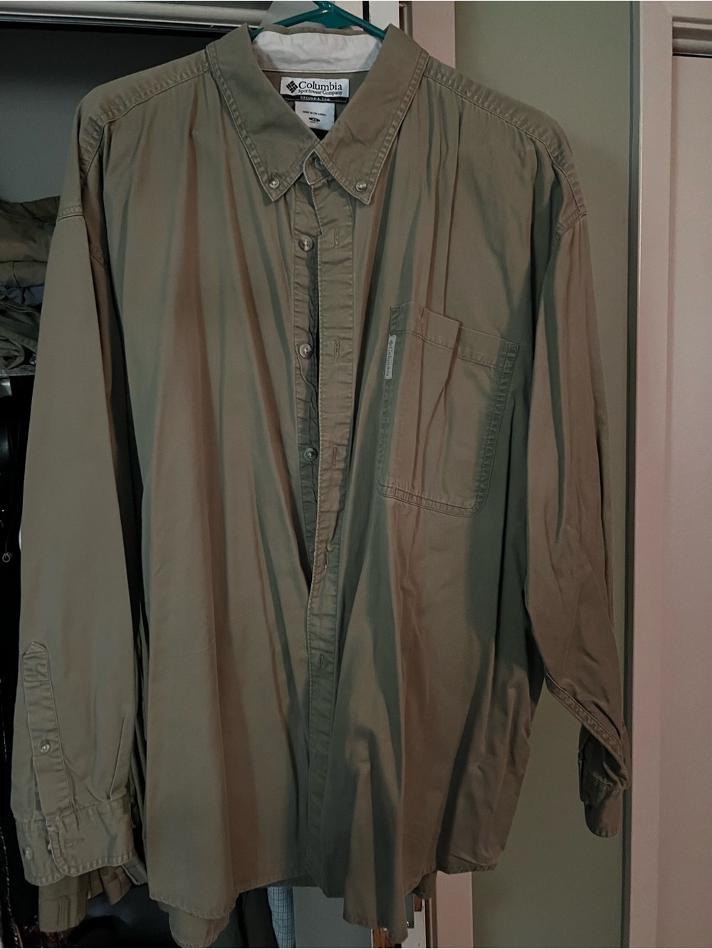 Columbia Men's Button-Up Outdoor Shirt - Olive Green - Picture 1 of 2